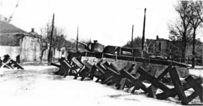 Иллюстрация к книге — Советский тяжелый танк Т-35. "Сталинский монстр" [i_167.jpg]