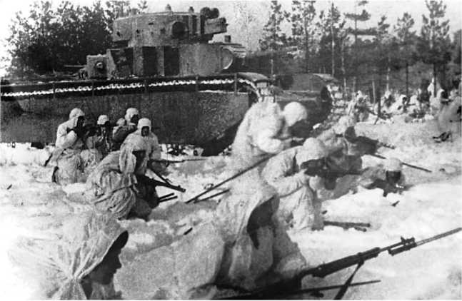 Иллюстрация к книге — Советский тяжелый танк Т-35. "Сталинский монстр" [i_173.jpg]