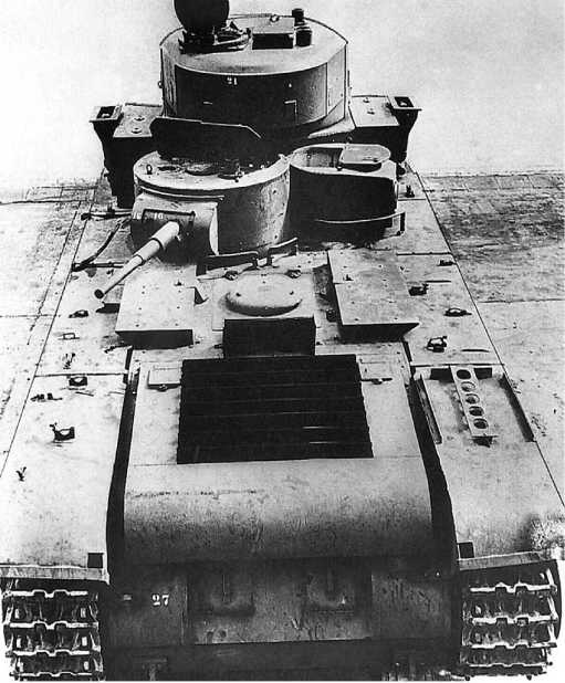 Иллюстрация к книге — Советский тяжелый танк Т-35. "Сталинский монстр" [i_178.jpg]