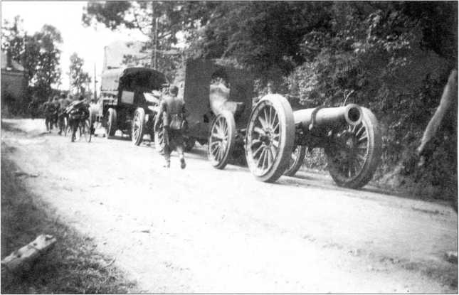 Иллюстрация к книге — Артиллерийский тягач "Коминтерн". На службе у бога войны [i_010.jpg]