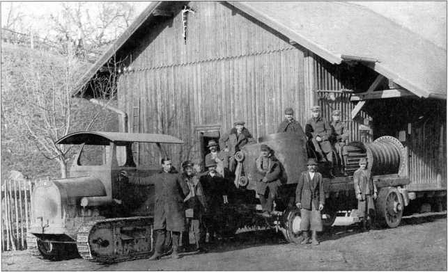 Иллюстрация к книге — Артиллерийский тягач "Коминтерн". На службе у бога войны [i_022.jpg]