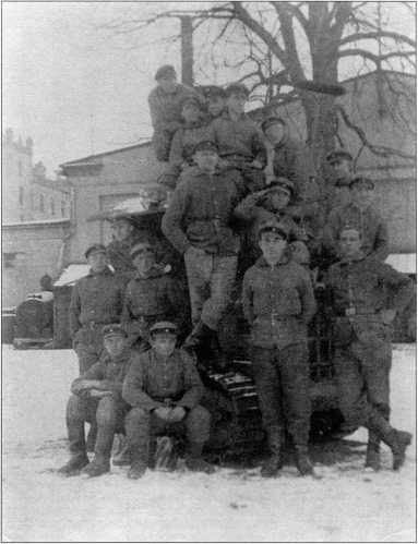 Иллюстрация к книге — Артиллерийский тягач "Коминтерн". На службе у бога войны [i_026.jpg]