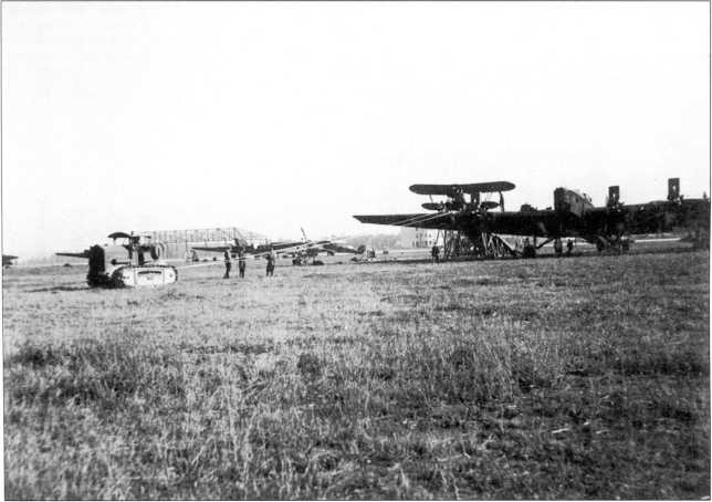 Иллюстрация к книге — Артиллерийский тягач "Коминтерн". На службе у бога войны [i_071.jpg]