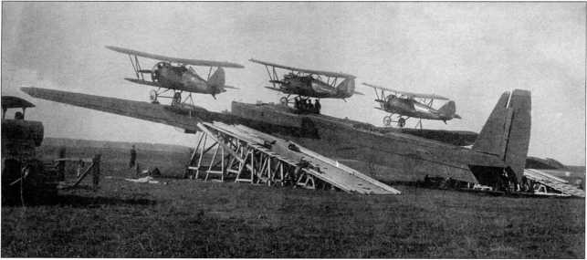 Иллюстрация к книге — Артиллерийский тягач "Коминтерн". На службе у бога войны [i_072.jpg]