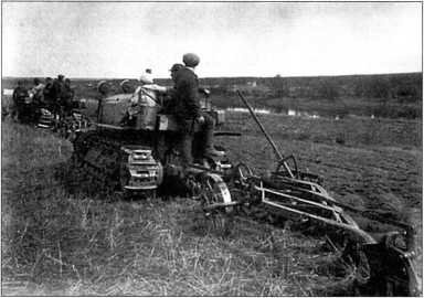 Иллюстрация к книге — Артиллерийский тягач "Коминтерн". На службе у бога войны [i_096.jpg]