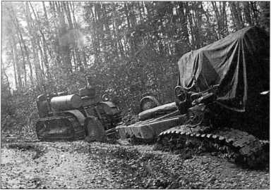 Иллюстрация к книге — Артиллерийский тягач "Коминтерн". На службе у бога войны [i_103.jpg]