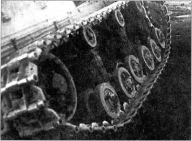 Иллюстрация к книге — Артиллерийский тягач "Коминтерн". На службе у бога войны [i_111.jpg]