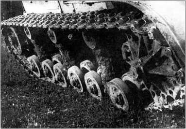 Иллюстрация к книге — Артиллерийский тягач "Коминтерн". На службе у бога войны [i_116.jpg]