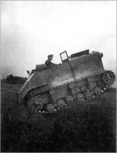 Иллюстрация к книге — Артиллерийский тягач "Коминтерн". На службе у бога войны [i_118.jpg]