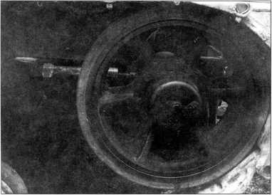 Иллюстрация к книге — Артиллерийский тягач "Коминтерн". На службе у бога войны [i_123.jpg]