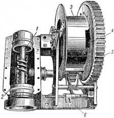 Иллюстрация к книге — Артиллерийский тягач "Коминтерн". На службе у бога войны [i_135.jpg]