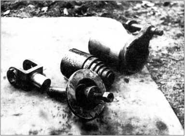 Иллюстрация к книге — Артиллерийский тягач "Коминтерн". На службе у бога войны [i_138.jpg]