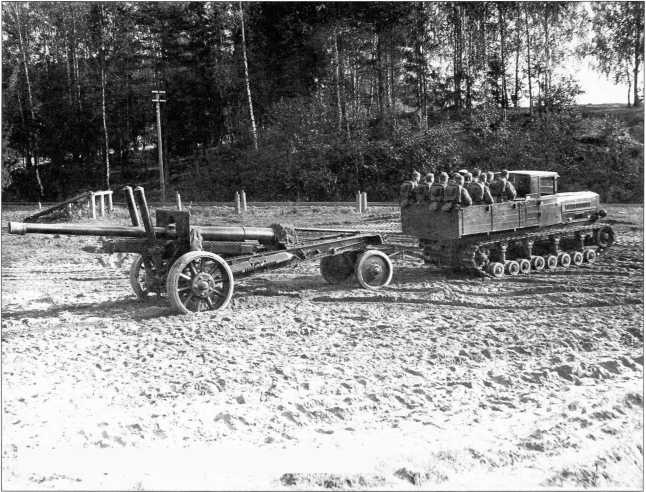 Иллюстрация к книге — Артиллерийский тягач "Коминтерн". На службе у бога войны [i_155.jpg]