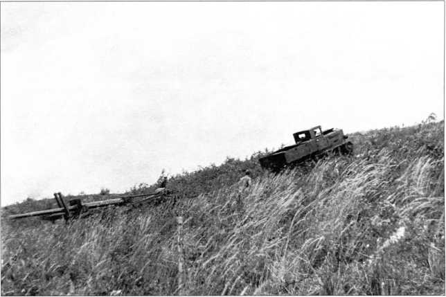 Иллюстрация к книге — Артиллерийский тягач "Коминтерн". На службе у бога войны [i_157.jpg]