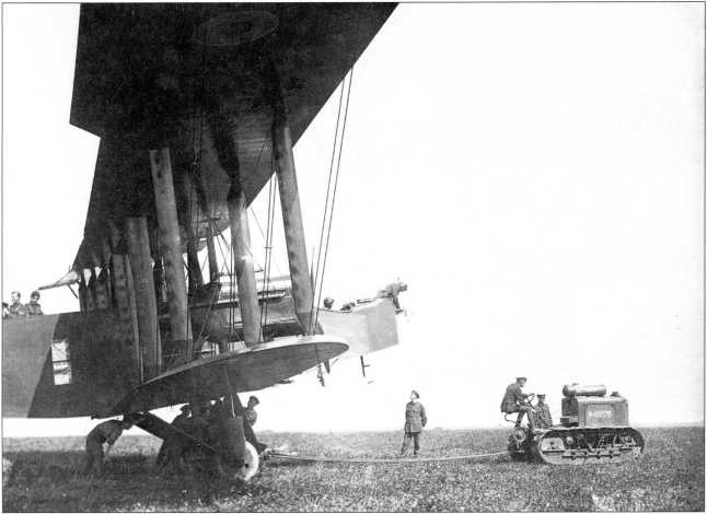 Иллюстрация к книге — Артиллерийский тягач "Коминтерн". На службе у бога войны [i_162.jpg]