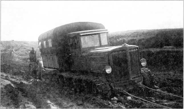 Иллюстрация к книге — Артиллерийский тягач "Коминтерн". На службе у бога войны [i_181.jpg]