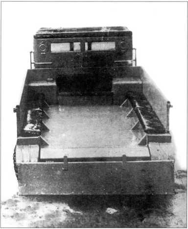 Иллюстрация к книге — Артиллерийский тягач "Коминтерн". На службе у бога войны [i_189.jpg]