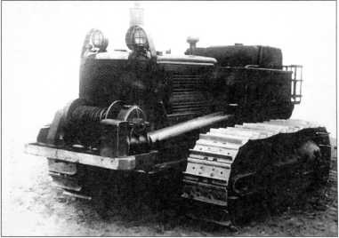 Иллюстрация к книге — Артиллерийский тягач "Коминтерн". На службе у бога войны [i_195.jpg]