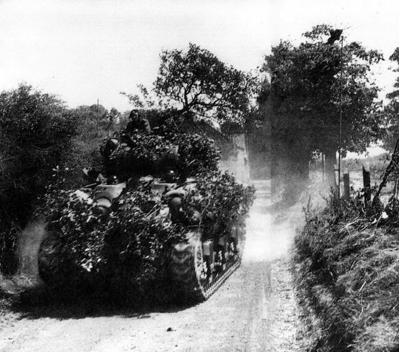 Иллюстрация к книге — Танк «Шерман» [pic_39.jpg]