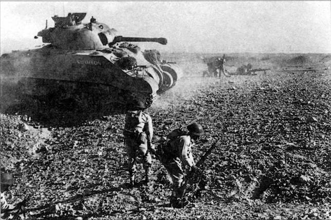 Иллюстрация к книге — Танк «Шерман» [pic_40.jpg]