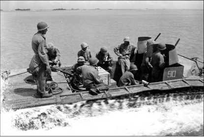 Иллюстрация к книге — Десантные амфибии Второй Мировой [i_153.jpg]