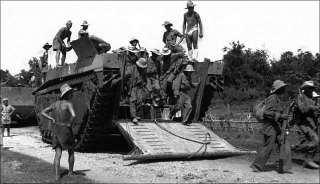 Иллюстрация к книге — Десантные амфибии Второй Мировой [i_234.jpg]