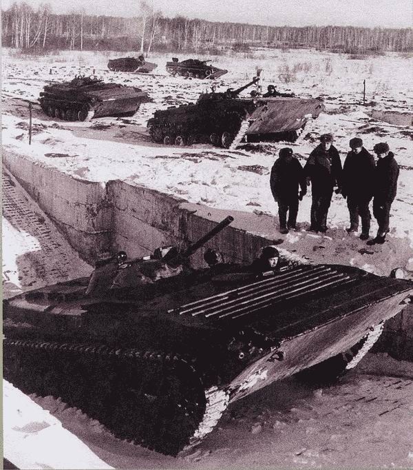 Иллюстрация к книге — Боевые машины пехоты БМП-1, БМП-2 и БМП-3: «Братская могила пехоты» или супероружие [i_006.jpg]