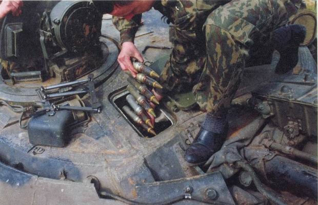 Иллюстрация к книге — Боевые машины пехоты БМП-1, БМП-2 и БМП-3: «Братская могила пехоты» или супероружие [i_064.jpg]