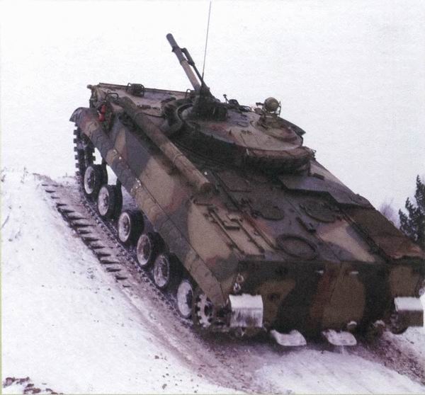 Иллюстрация к книге — Боевые машины пехоты БМП-1, БМП-2 и БМП-3: «Братская могила пехоты» или супероружие [i_071.jpg]