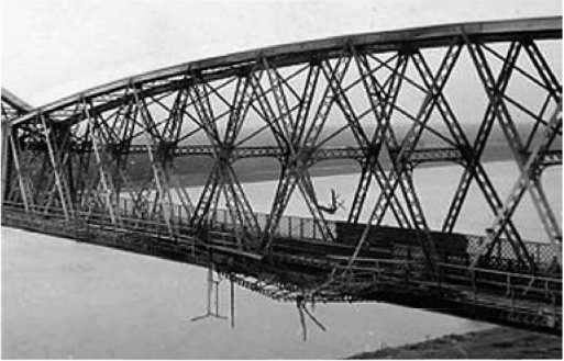 Иллюстрация к книге — Экспериментальные самолёты России. 1912-1941 гг. [i_154.jpg]