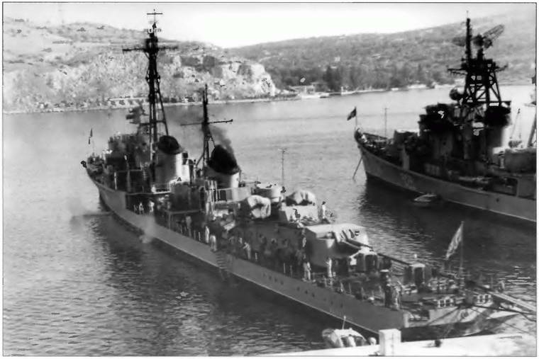 Иллюстрация к книге — Расходный материал флота. Миноносцы СССР и России [i_095.jpg]