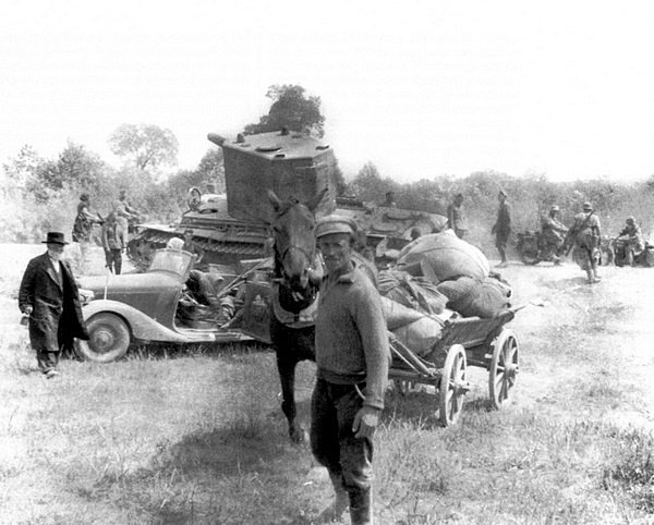 Иллюстрация к книге — Тяжёлый танк КВ-2 [i_063.jpg]