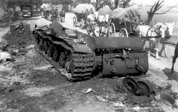 Иллюстрация к книге — Тяжёлый танк КВ-2 [i_075.jpg]