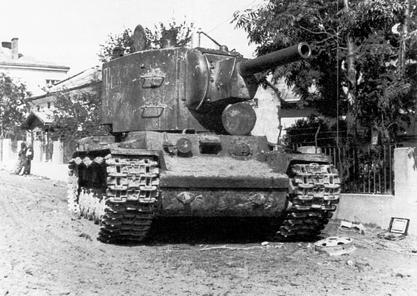 Иллюстрация к книге — Тяжёлый танк КВ-2 [i_084.jpg]