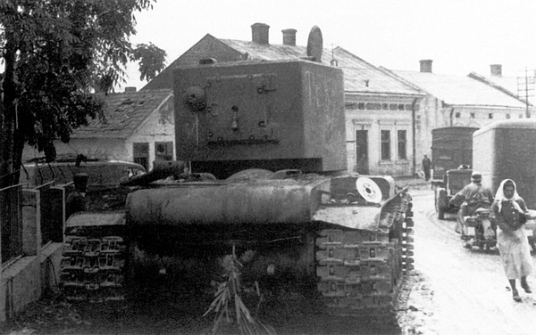 Иллюстрация к книге — Тяжёлый танк КВ-2 [i_085.jpg]