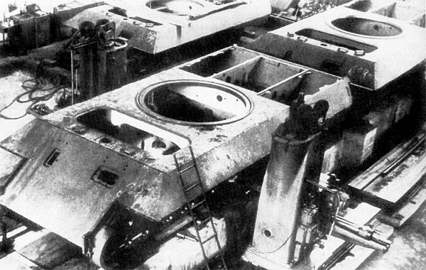 Иллюстрация к книге — Тяжёлый танк «Пантера». Первая полная энциклопедия [i_021.jpg]