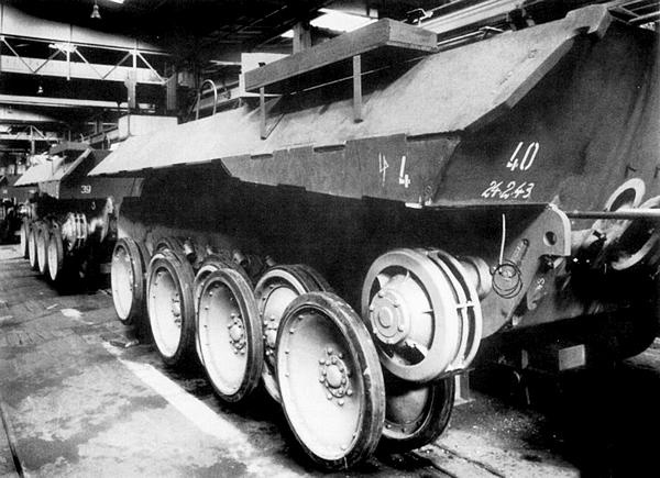 Иллюстрация к книге — Тяжёлый танк «Пантера». Первая полная энциклопедия [i_031.jpg]