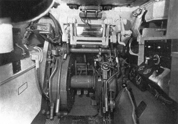 Иллюстрация к книге — Тяжёлый танк «Пантера». Первая полная энциклопедия [i_057.jpg]