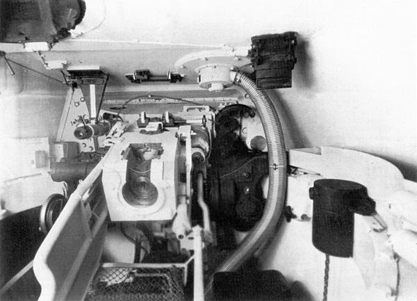 Иллюстрация к книге — Тяжёлый танк «Пантера». Первая полная энциклопедия [i_080.jpg]