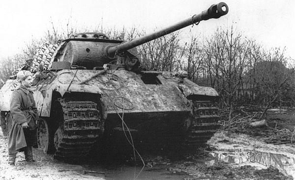 Иллюстрация к книге — Тяжёлый танк «Пантера». Первая полная энциклопедия [i_084.jpg]