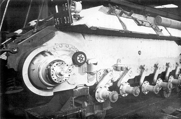 Иллюстрация к книге — Тяжёлый танк «Пантера». Первая полная энциклопедия [i_088.jpg]