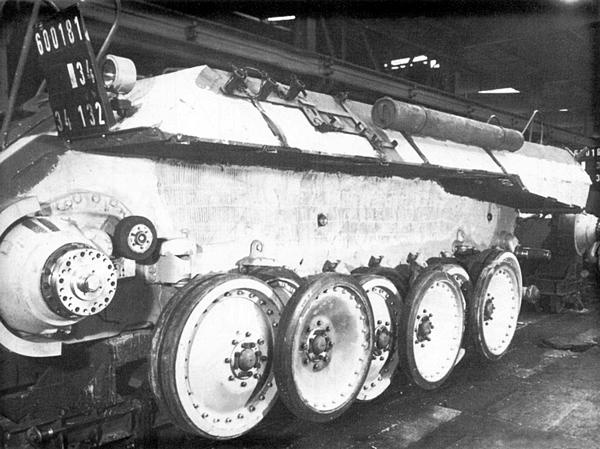 Иллюстрация к книге — Тяжёлый танк «Пантера». Первая полная энциклопедия [i_089.jpg]