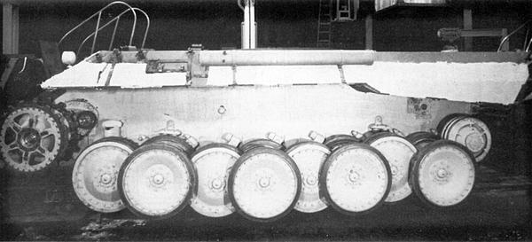 Иллюстрация к книге — Тяжёлый танк «Пантера». Первая полная энциклопедия [i_090.jpg]