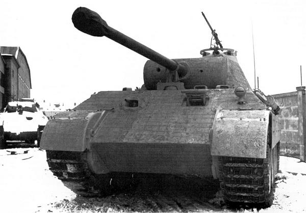 Иллюстрация к книге — Тяжёлый танк «Пантера». Первая полная энциклопедия [i_099.jpg]