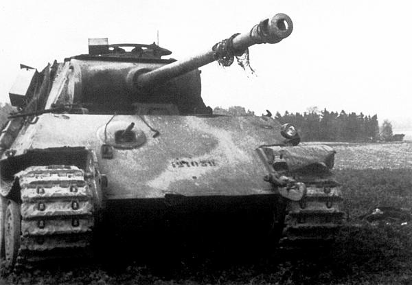 Иллюстрация к книге — Тяжёлый танк «Пантера». Первая полная энциклопедия [i_115.jpg]