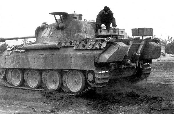 Иллюстрация к книге — Тяжёлый танк «Пантера». Первая полная энциклопедия [i_218.jpg]