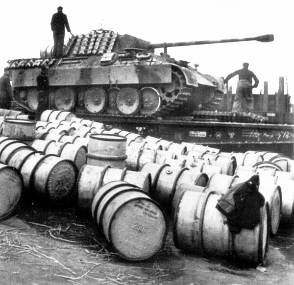 Иллюстрация к книге — Тяжёлый танк «Пантера». Первая полная энциклопедия [i_243.jpg]