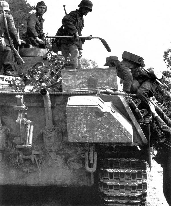 Иллюстрация к книге — Тяжёлый танк «Пантера». Первая полная энциклопедия [i_266.jpg]