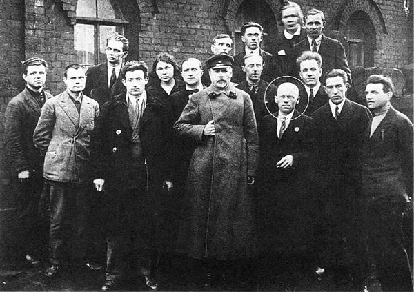 Иллюстрация к книге — Средний танк Т-28. Трёхглавый монстр Сталина [i_009.jpg]