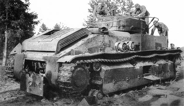 Иллюстрация к книге — Средний танк Т-28. Трёхглавый монстр Сталина [i_068.jpg]